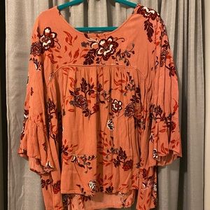 Floral “Eyeshadow” plus size top